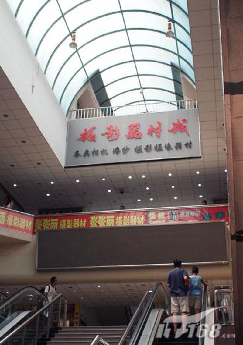 摄影器材批发：走进影像的世界
